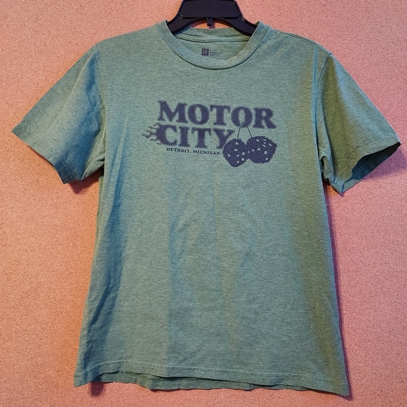 Gap Athletic Fit Motor City Detriot, Michigan Green/Black 	Graphic Tee/T-Shirt - Picture 2 of 4